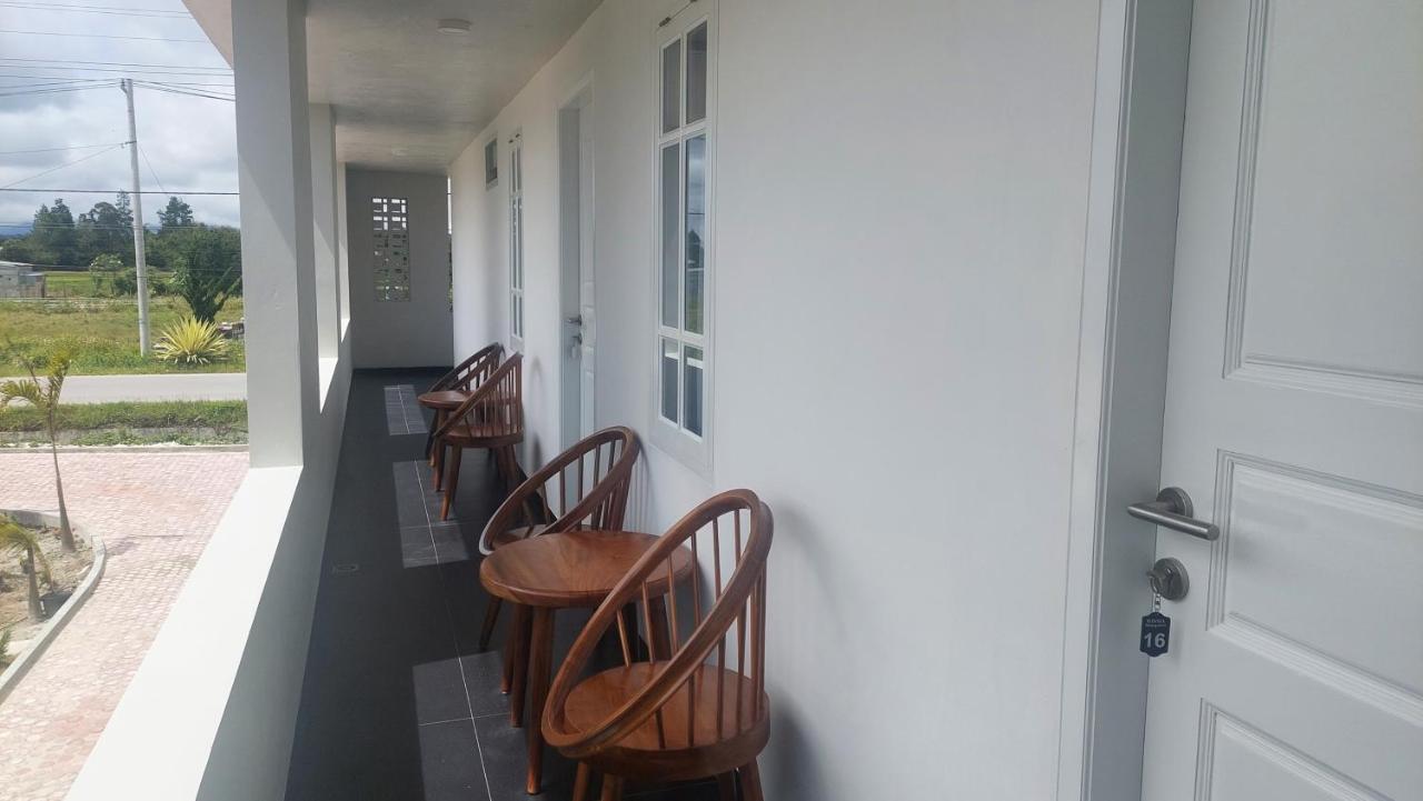 Hotel Wisma Mangurna Dolok Sanggul Exterior foto